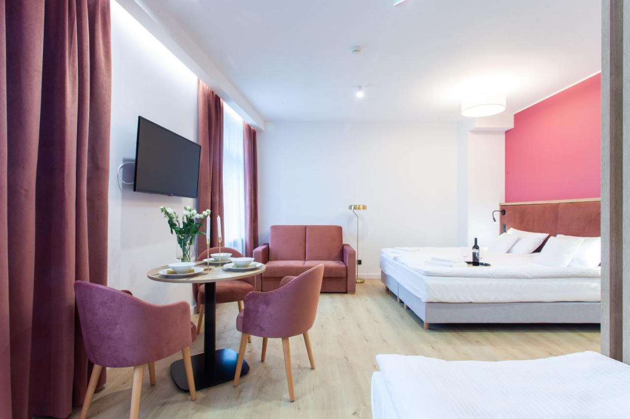 Square Aparthotel