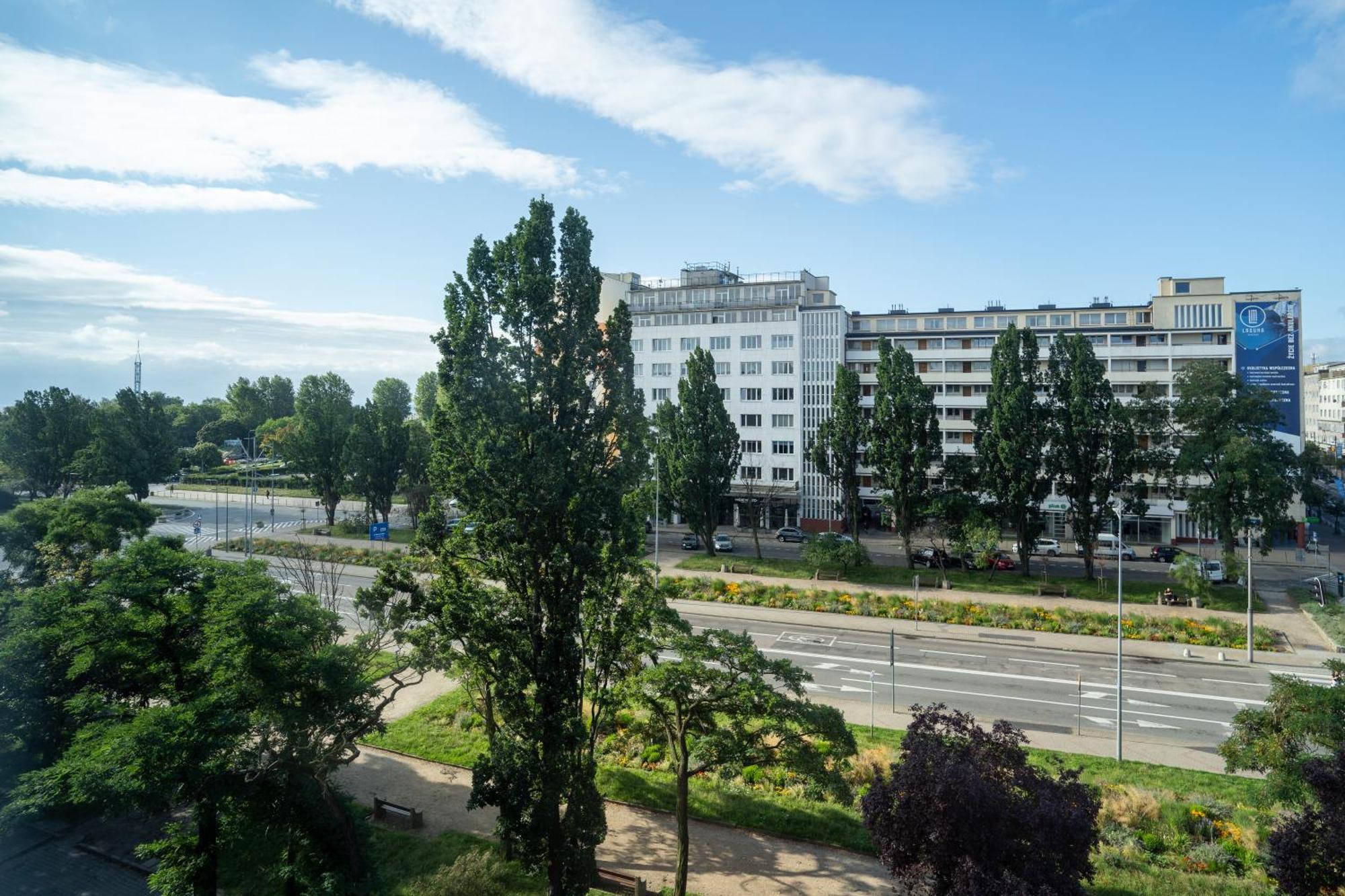 Square Aparthotel